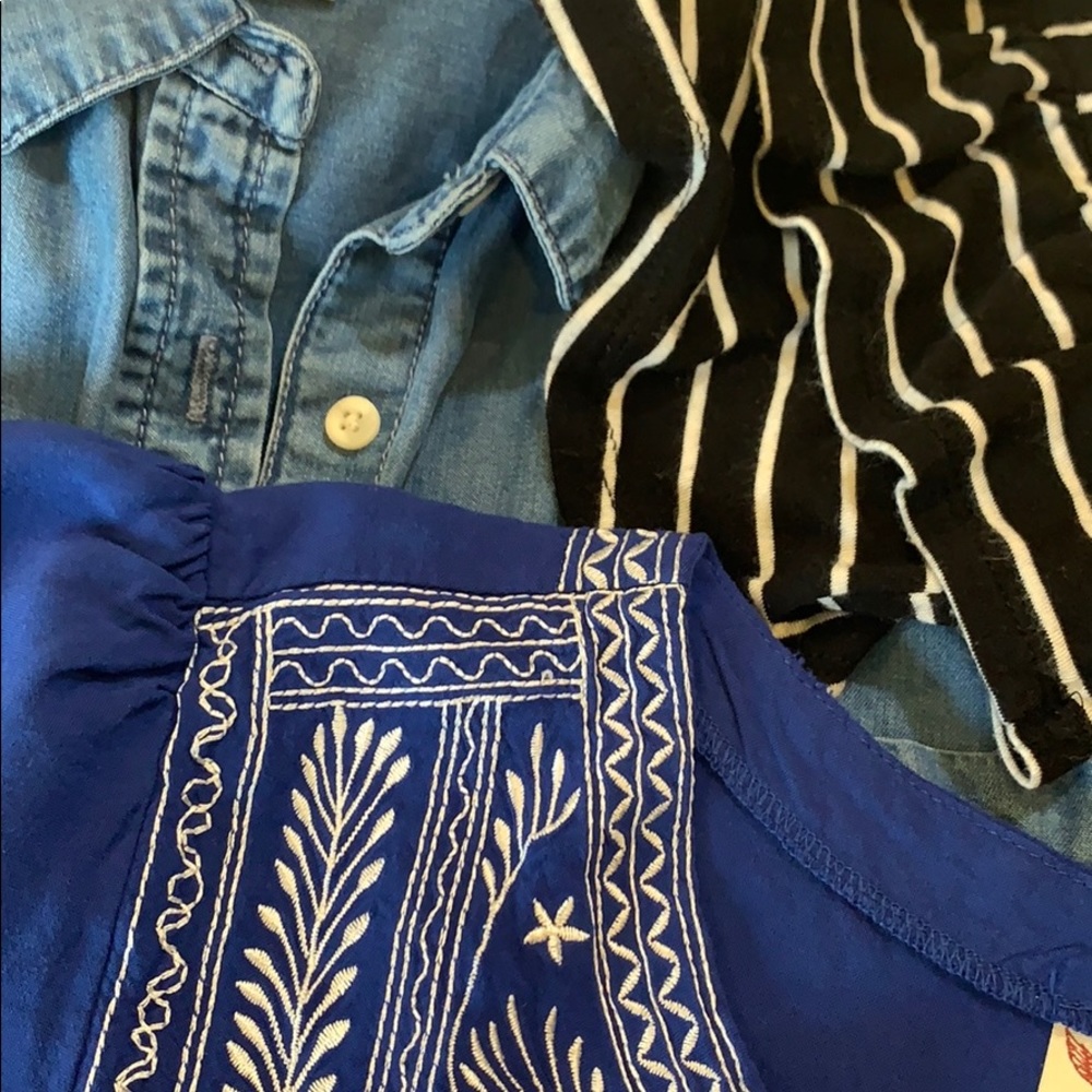 SOLD Large Top Bundle - Picture 5 of 7